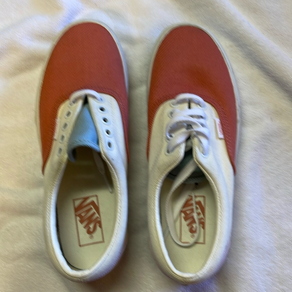 Vans platform sneakers Size 8 1/2. Corduroy fabric.